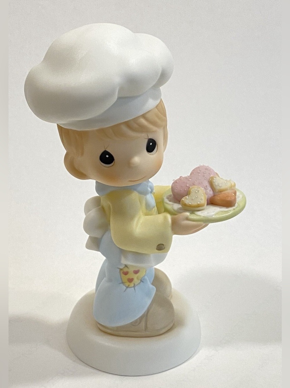 Precious Moments Figurine • You Are My Favorite Dish • 2001 Enesco